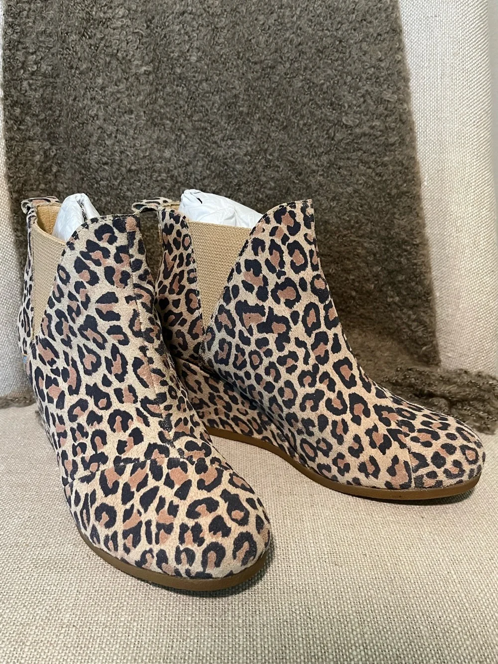 TOMS Kelsey Leopard Wedge Bootie - W8
